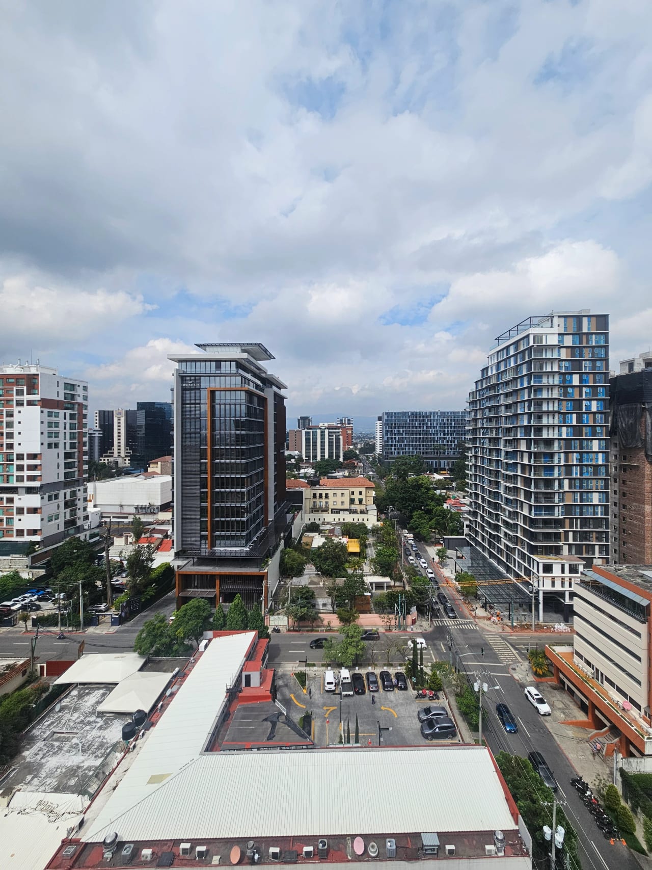 Apartamento en ALQUILER en Zona 10, Salvattore — Apartamento en Alquiler en Salvattore, Zona 10, Guatemala, Ciudad — foto 3 de 14
