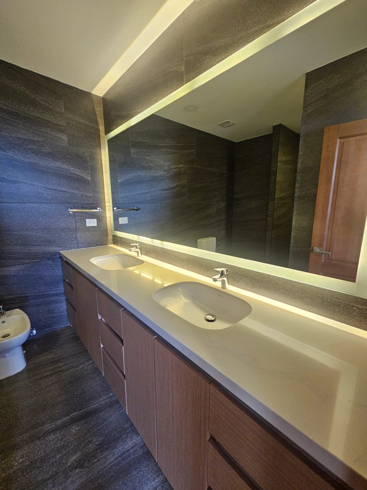 Apartamento en ALQUILER en Zona 10, Salvattore — Apartamento en Alquiler en Salvattore, Zona 10, Guatemala, Ciudad — foto 13 de 14