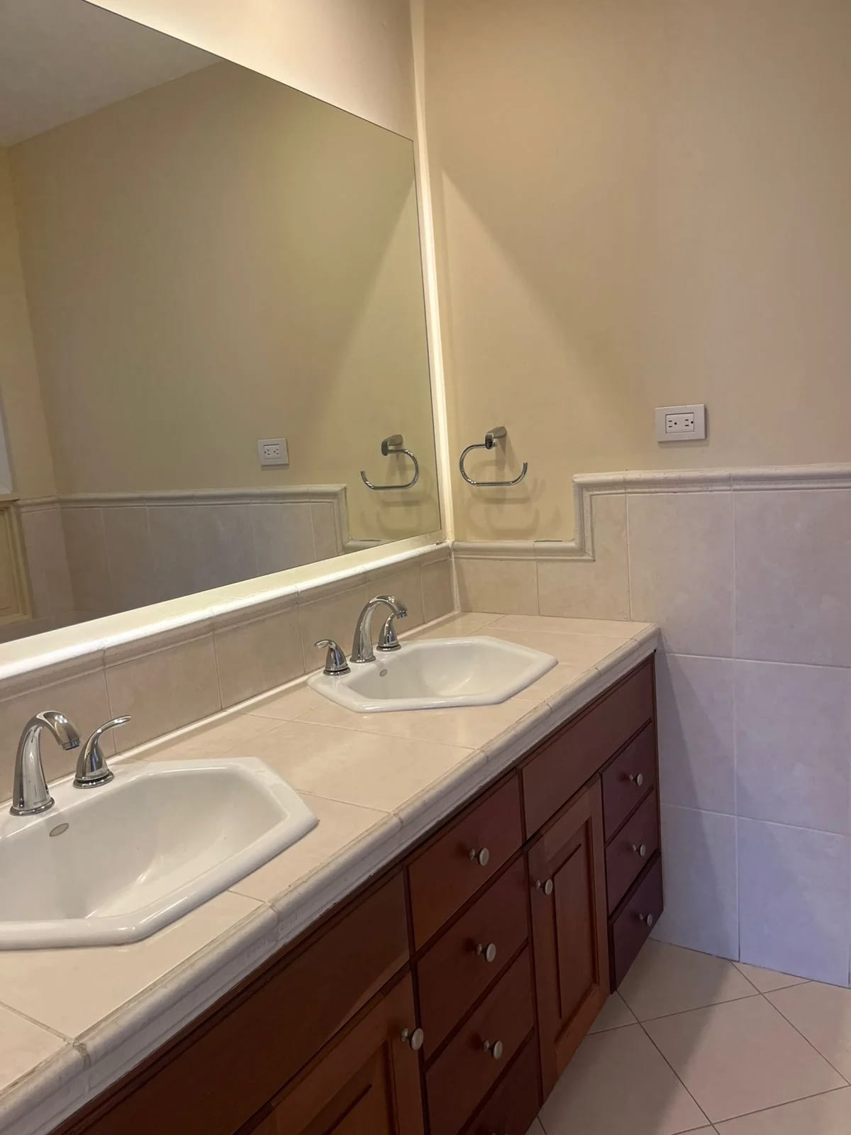 Apartamento en Renta – Zona 14 — Apartamento en Alquiler en Terranova, Zona 14, Guatemala, Ciudad — foto 2 de 12