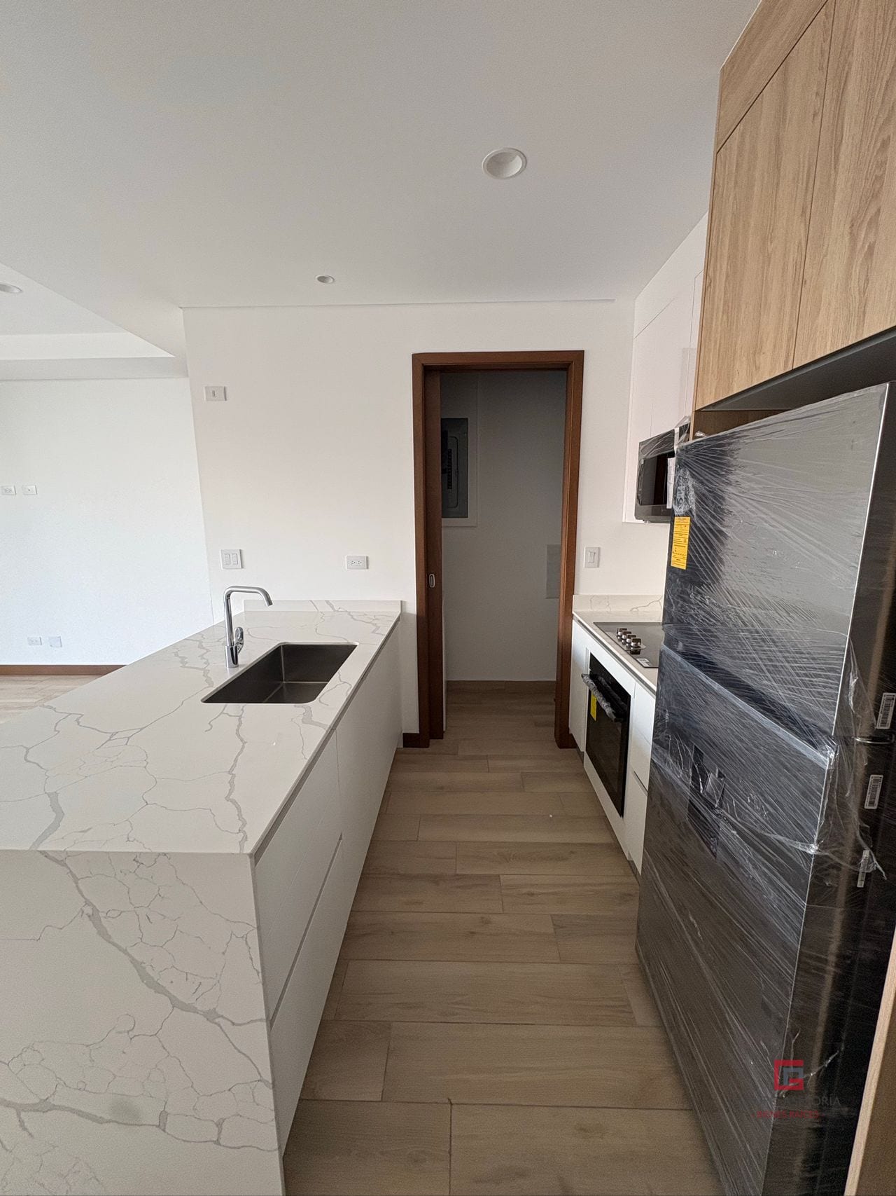 Apartamento en renta Ferré Diez zona 10 — Apartamento en Alquiler en Ferré Diez, Zona 10, Guatemala, Ciudad — foto 3 de 17