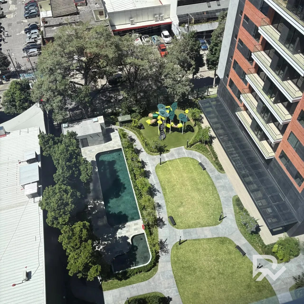 Alquiler de Apartamento en Ferre Diez, Zona 10 Torre Sur — Apartamento en Alquiler en Ferré Diez, Zona 10, Guatemala, Ciudad — foto 1 de 11