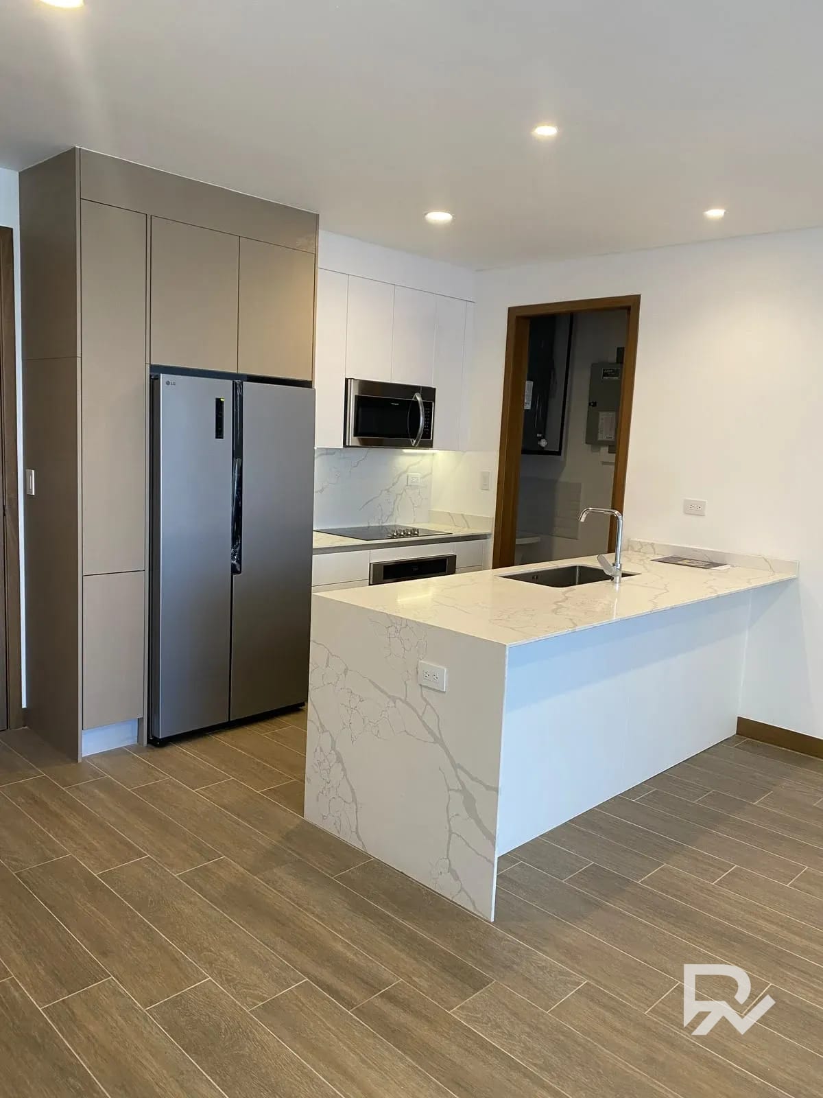 Alquiler de Apartamento en Ferre Diez, Zona 10 Torre Sur — Apartamento en Alquiler en Ferré Diez, Zona 10, Guatemala, Ciudad — foto 4 de 11