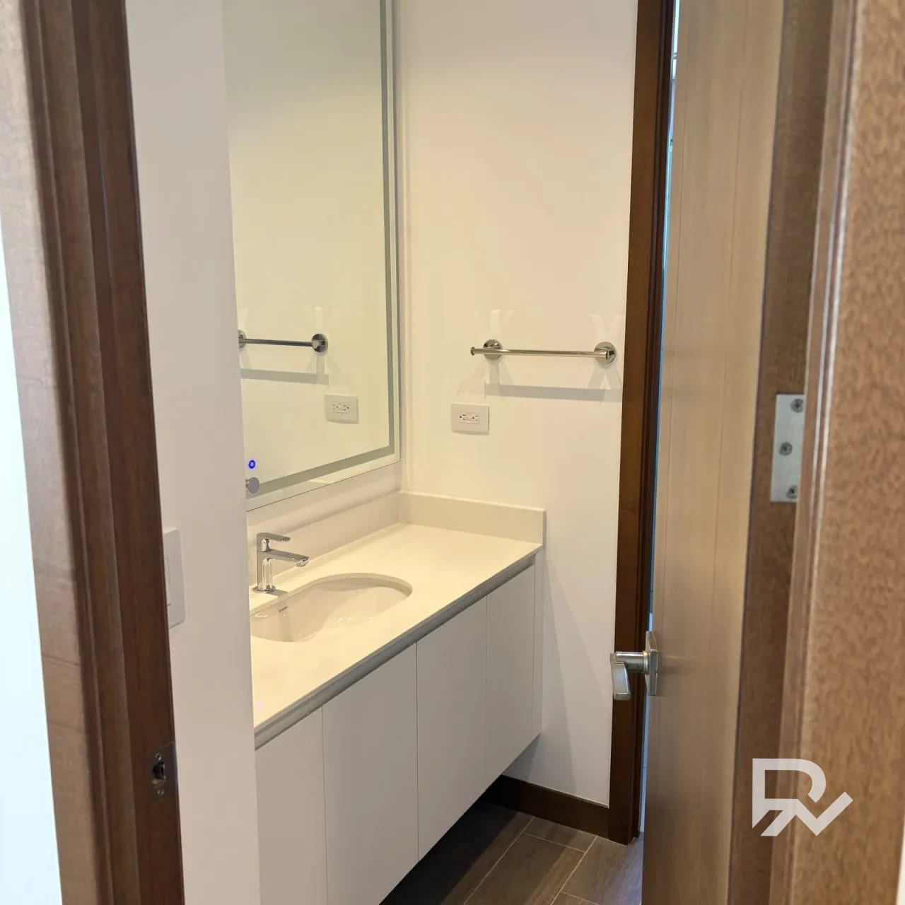 Alquiler de Apartamento en Ferre Diez, Zona 10 Torre Sur — Apartamento en Alquiler en Ferré Diez, Zona 10, Guatemala, Ciudad — foto 11 de 11