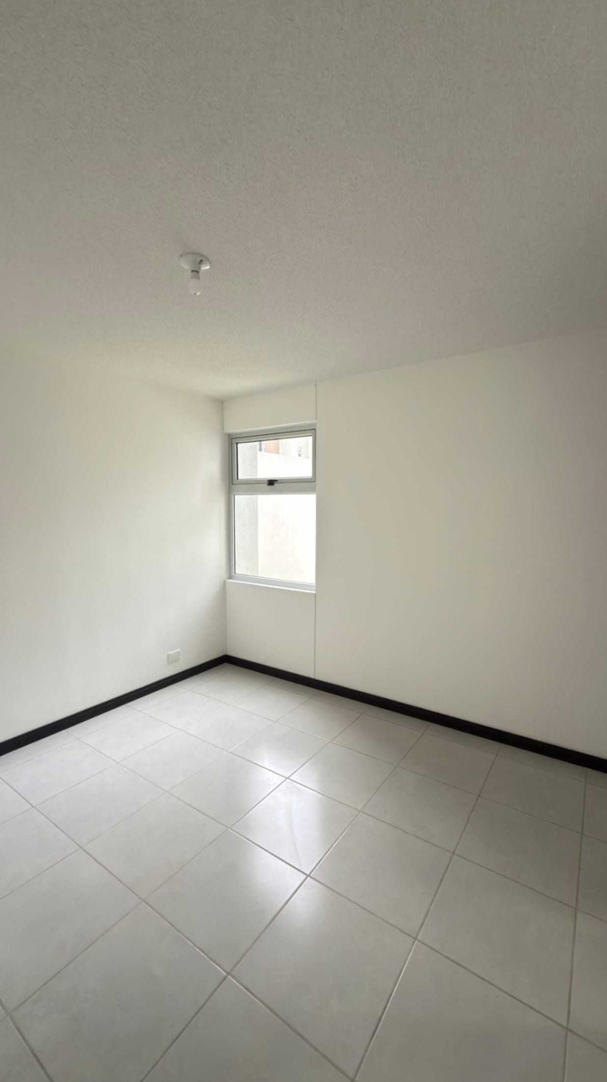 APARTAMENTO EN RENTA CON AMPLIO JARDÍN — Apartamento en Alquiler en Condado Naranjo, Zona 4 Mixco, Guatemala, Ciudad — foto 7 de 16