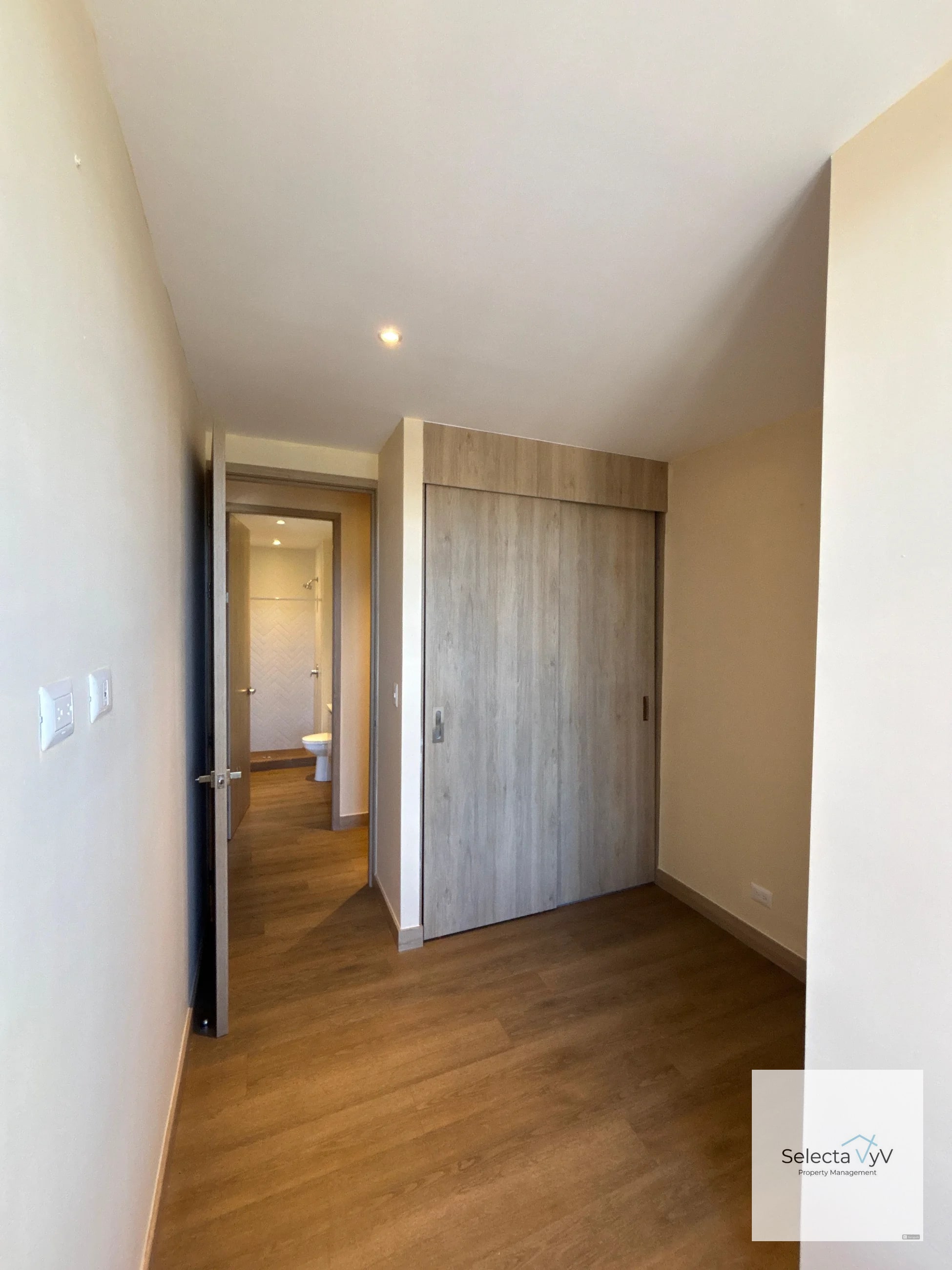 Apartamento edificio Trivá zona 15 - 1