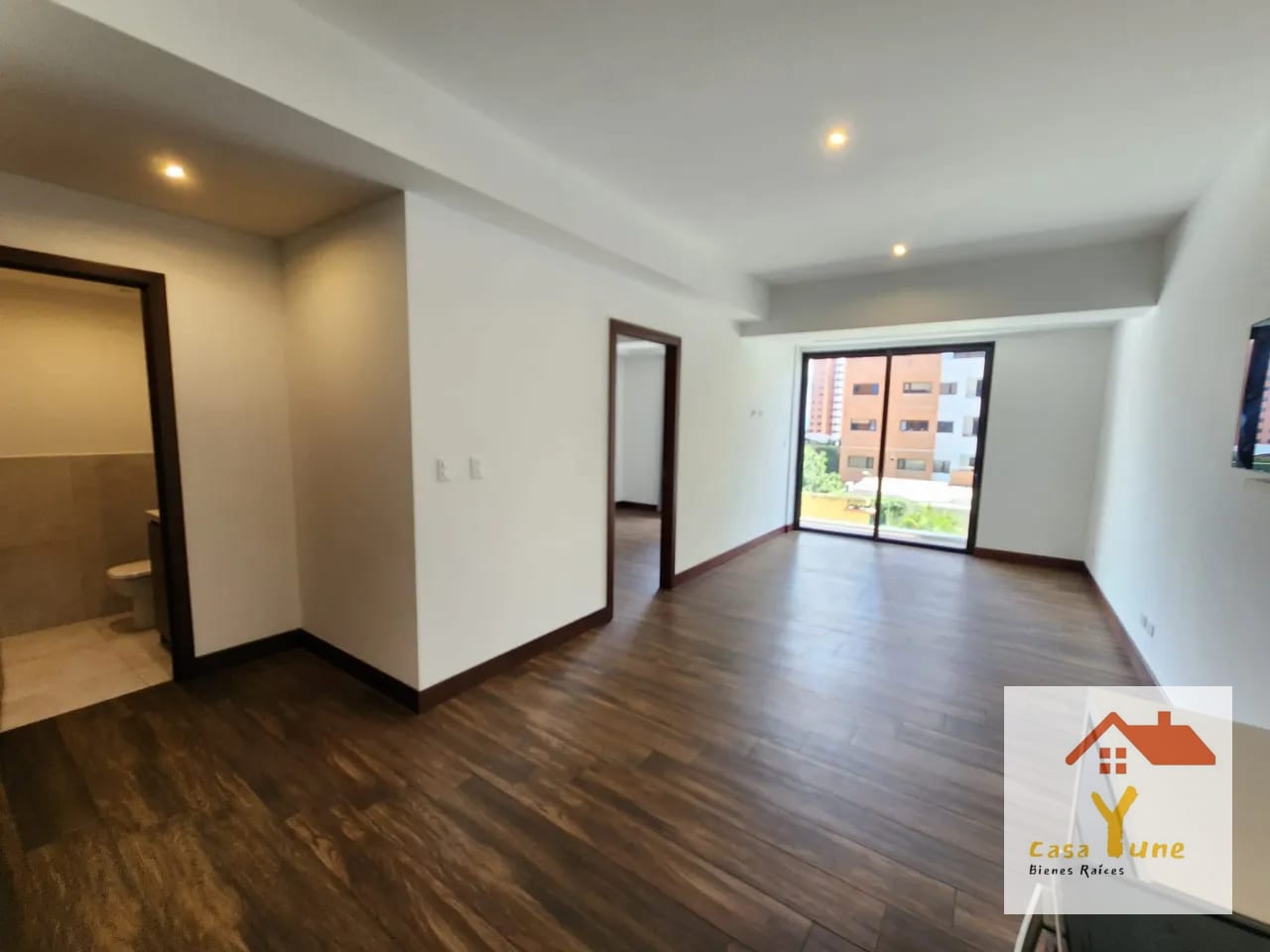 Apartamento en alquiler zona 14 Sector exclusivo — Apartamento en Alquiler en Casa Roble, Zona 14, Guatemala, Ciudad — foto 1 de 14