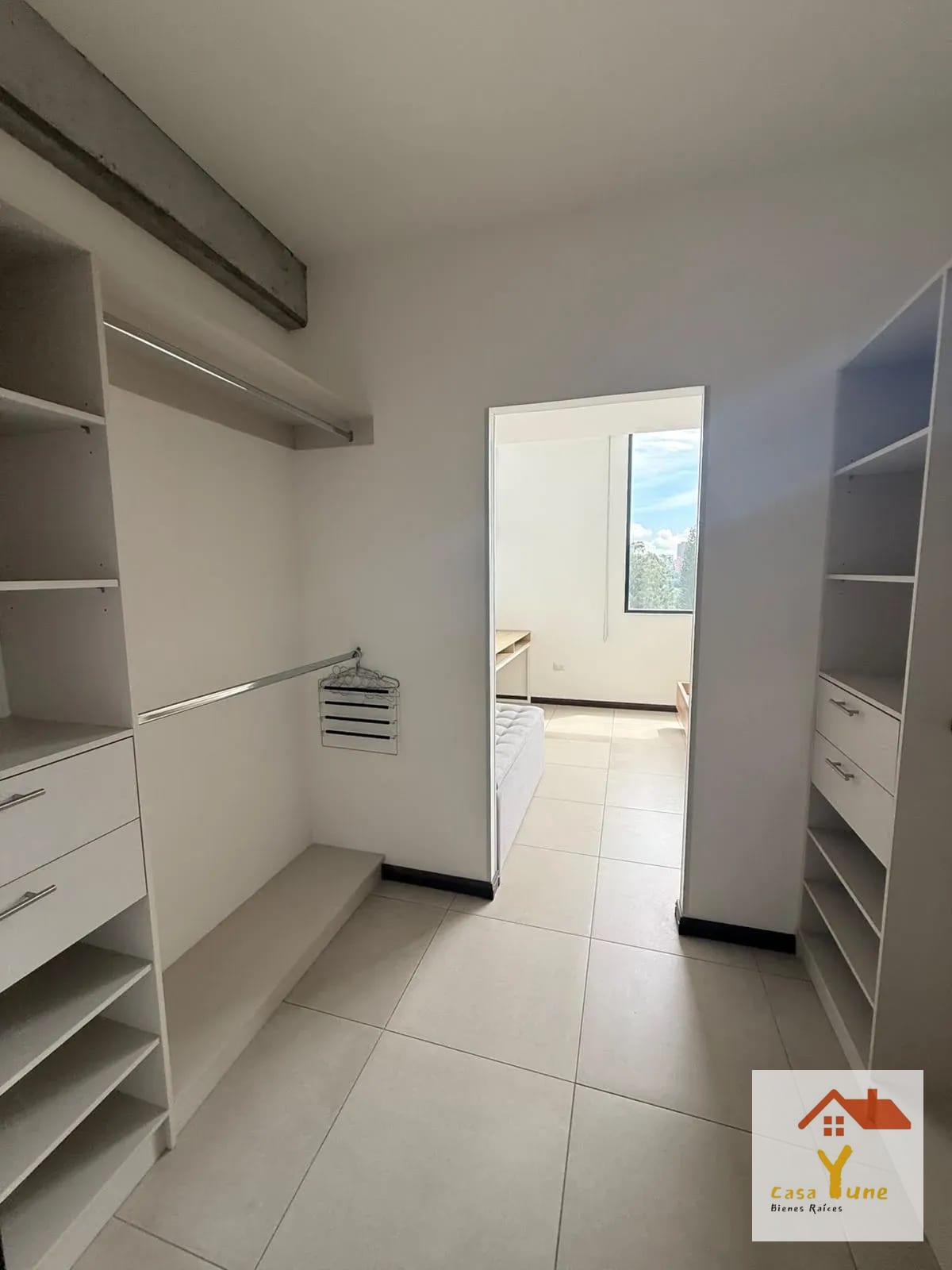 APARTAMENTO EN VENTA ZONA 10 MIRA semi amueblado — Apartamento en Venta en Mira, Zona 10, Guatemala, Ciudad — foto 6 de 14