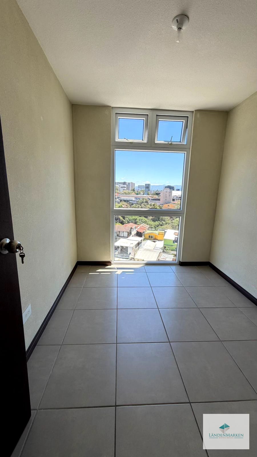Amplio Apartamento en Edificio Akari Zona 2 de Mixco — Apartamento en Alquiler en Akari, Zona 2 Mixco, Guatemala, Ciudad — foto 4 de 14