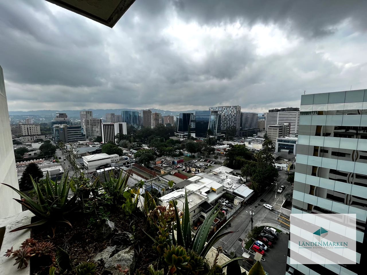 Alquiler de Amplio Apartamento en Zona 10 — Apartamento en Alquiler en Zona 10, Guatemala, Ciudad — foto 6 de 17
