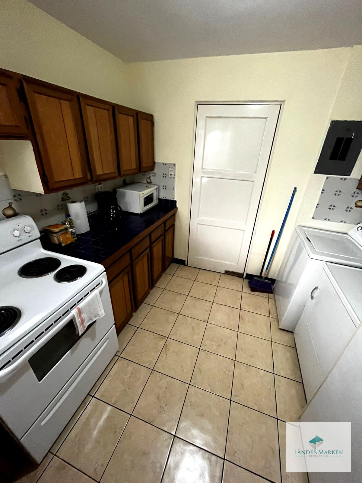 Alquiler de Amplio Apartamento en Zona 10 — Apartamento en Alquiler en Zona 10, Guatemala, Ciudad — foto 14 de 17