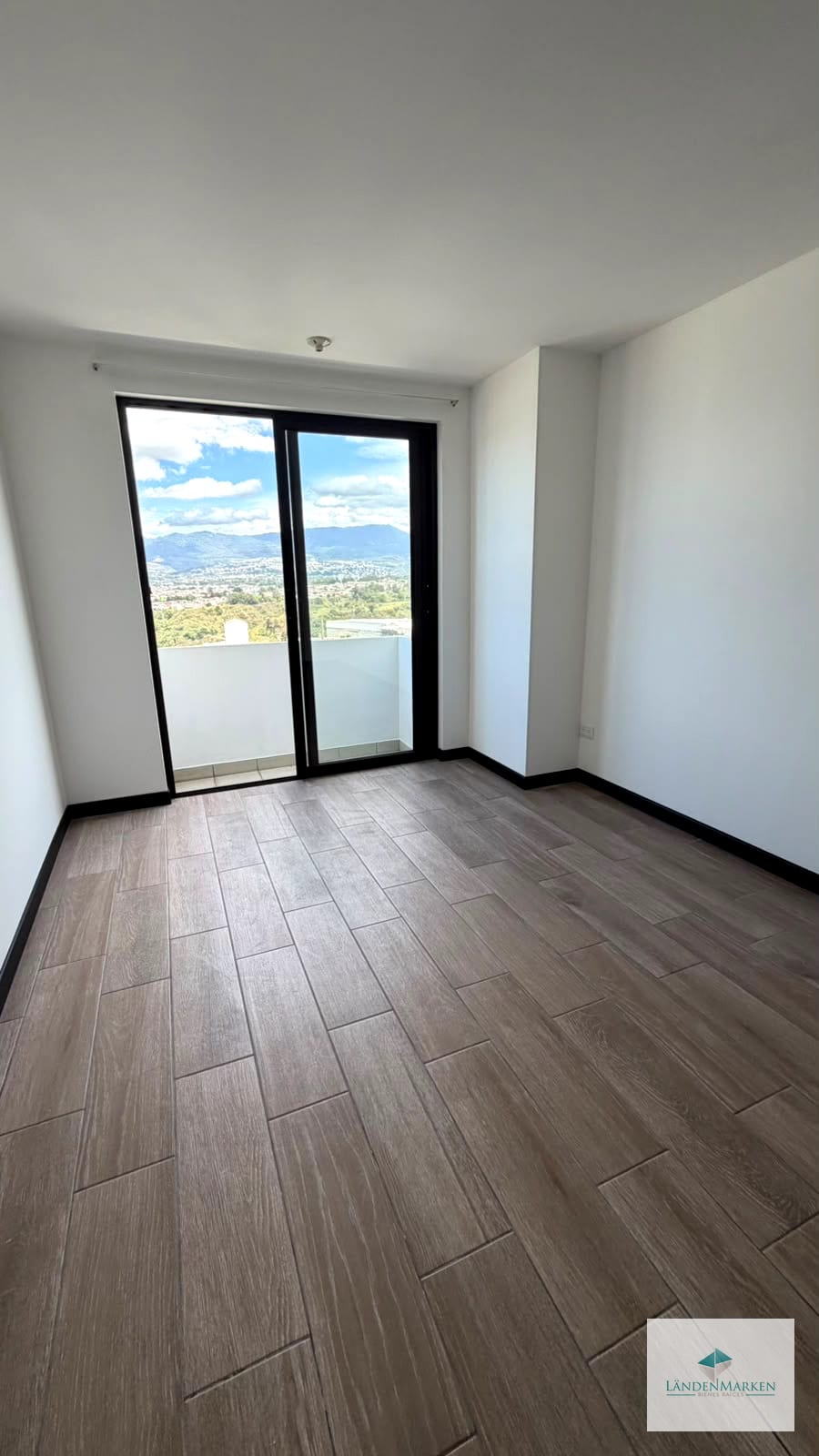 Apartamento Amplio para Estrenar en Edificio Petápolis Zona 12 — Apartamento en Alquiler en Petápolis, Zona 12, Guatemala, Ciudad — foto 16 de 17