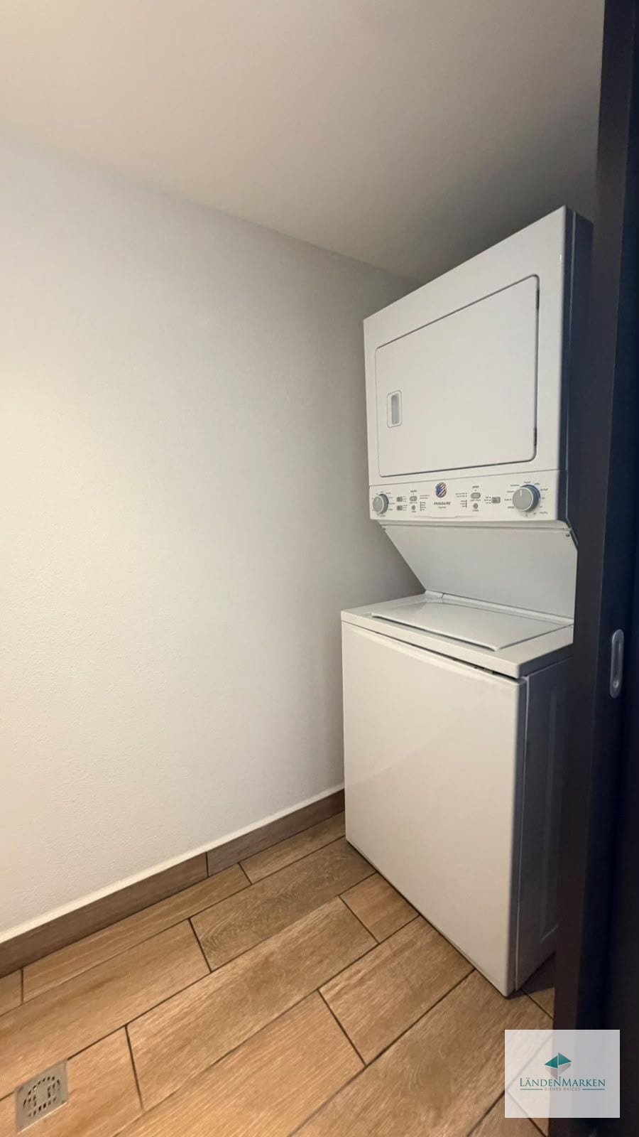 Renta de Moderno y Nuevo Apartamento en Zona 16 San Isidro 2021 — Apartamento en Alquiler en San Isidro 20/21, Zona 16, Guatemala, Ciudad — foto 3 de 17