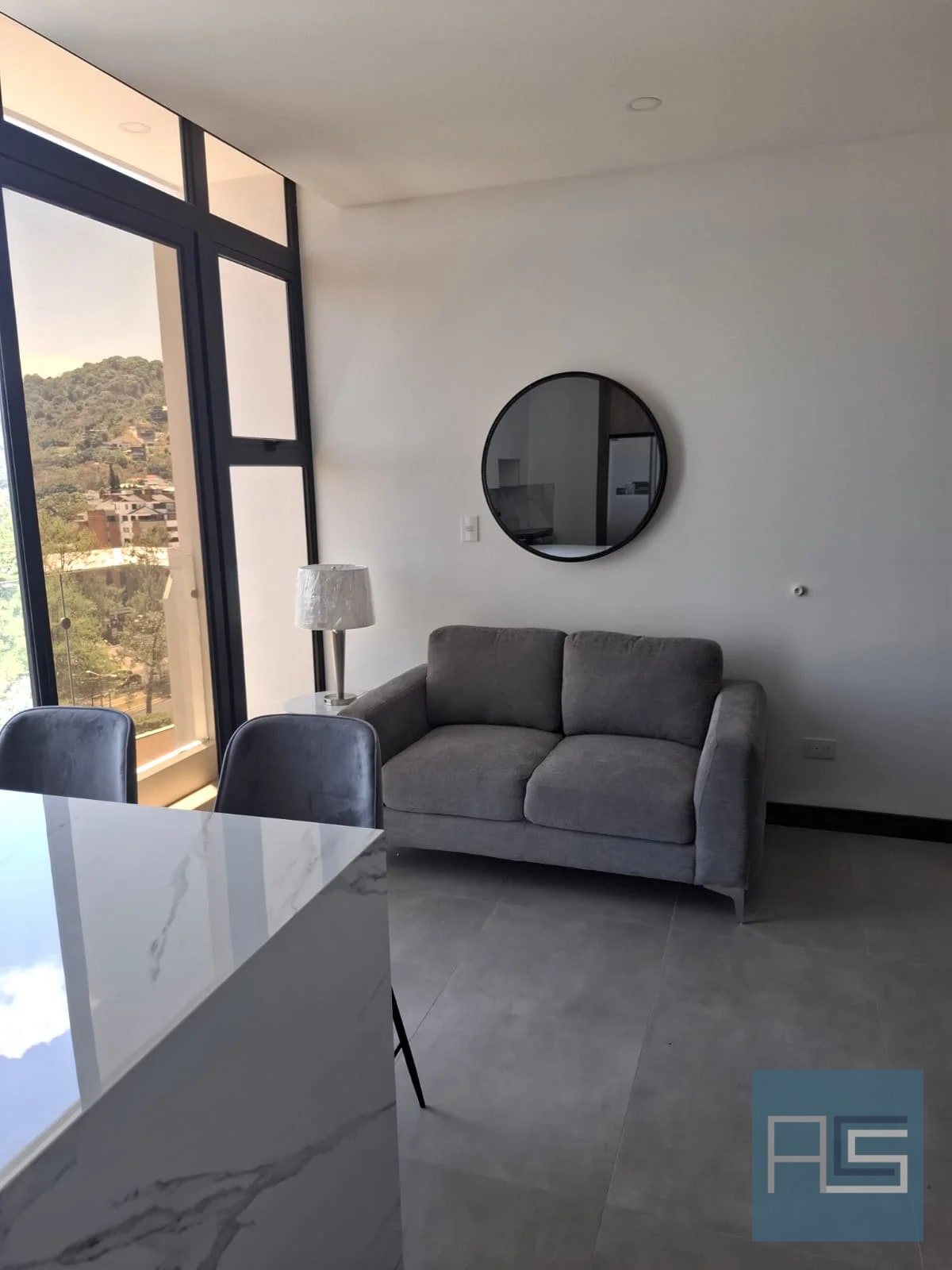 Moderno e iluminado apartamento amueblado en Alquiler para estrenar en Vista Hermosa II - 2