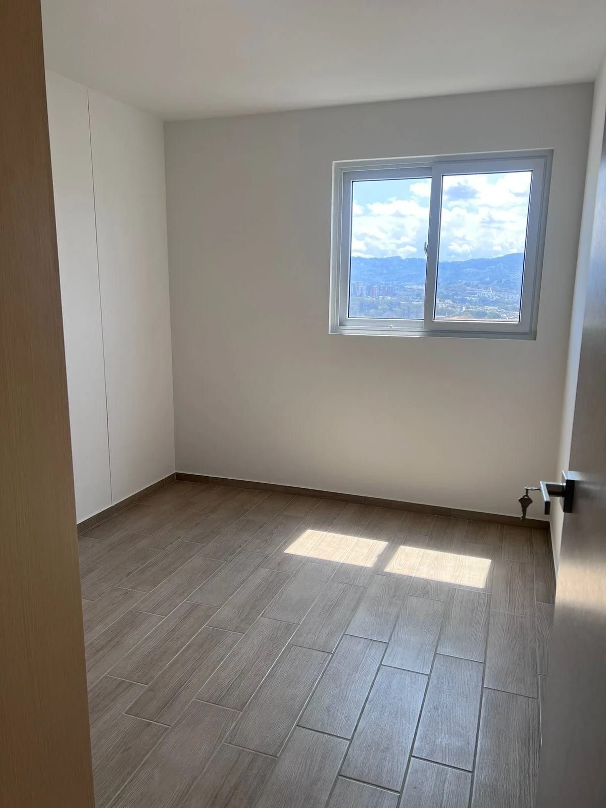 APARTAMENTO EN RENTA ZONA 12 — Apartamento en Alquiler en Andares Doce, Zona 12, Guatemala, Ciudad — foto 2 de 9