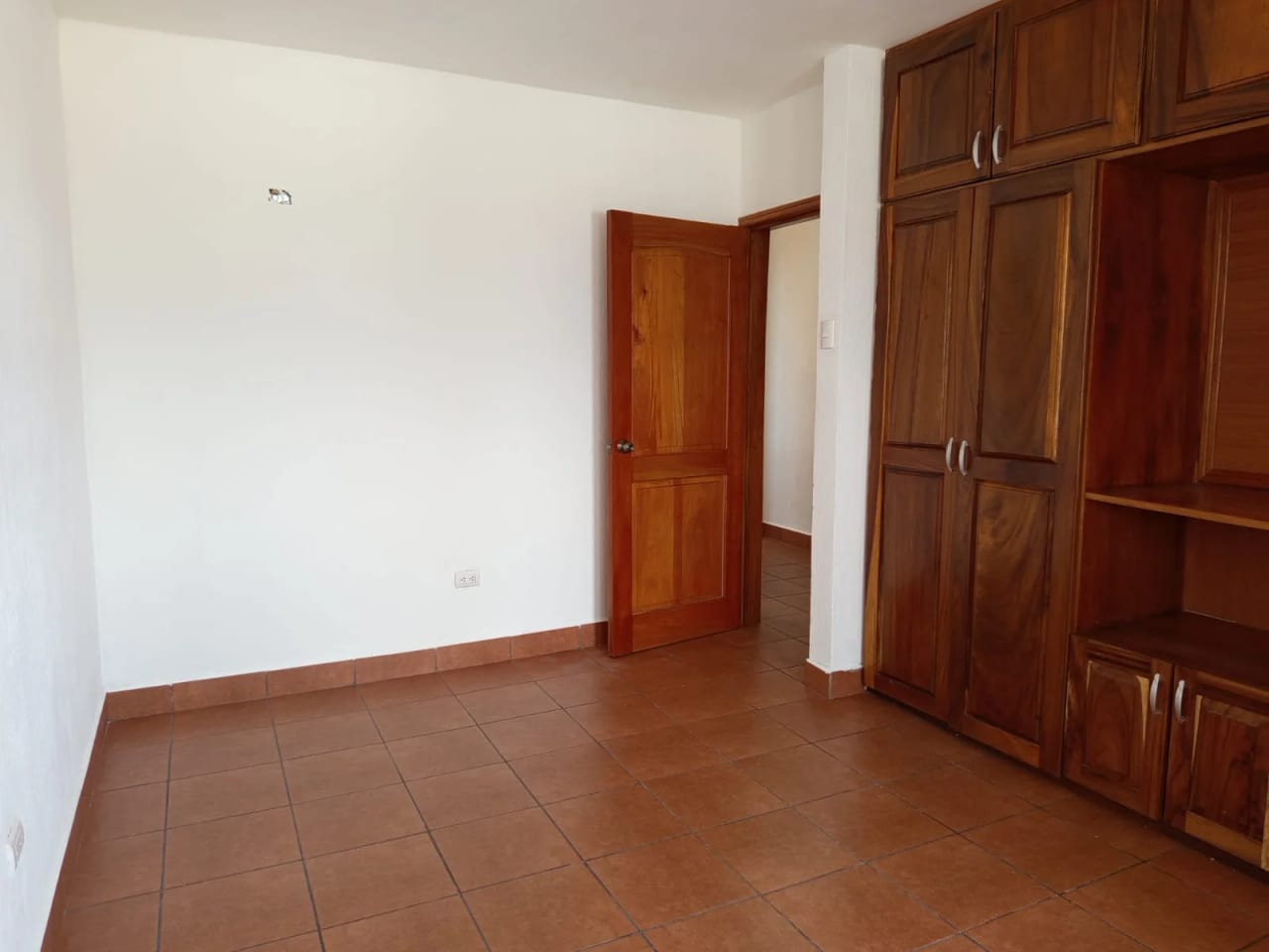 Se renta apartamento en zona 21 — Apartamento en Alquiler en Zona 21, Guatemala, Ciudad — foto 7 de 16