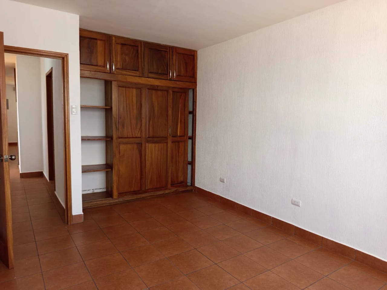 Se renta apartamento en zona 21 — Apartamento en Alquiler en Zona 21, Guatemala, Ciudad — foto 3 de 16