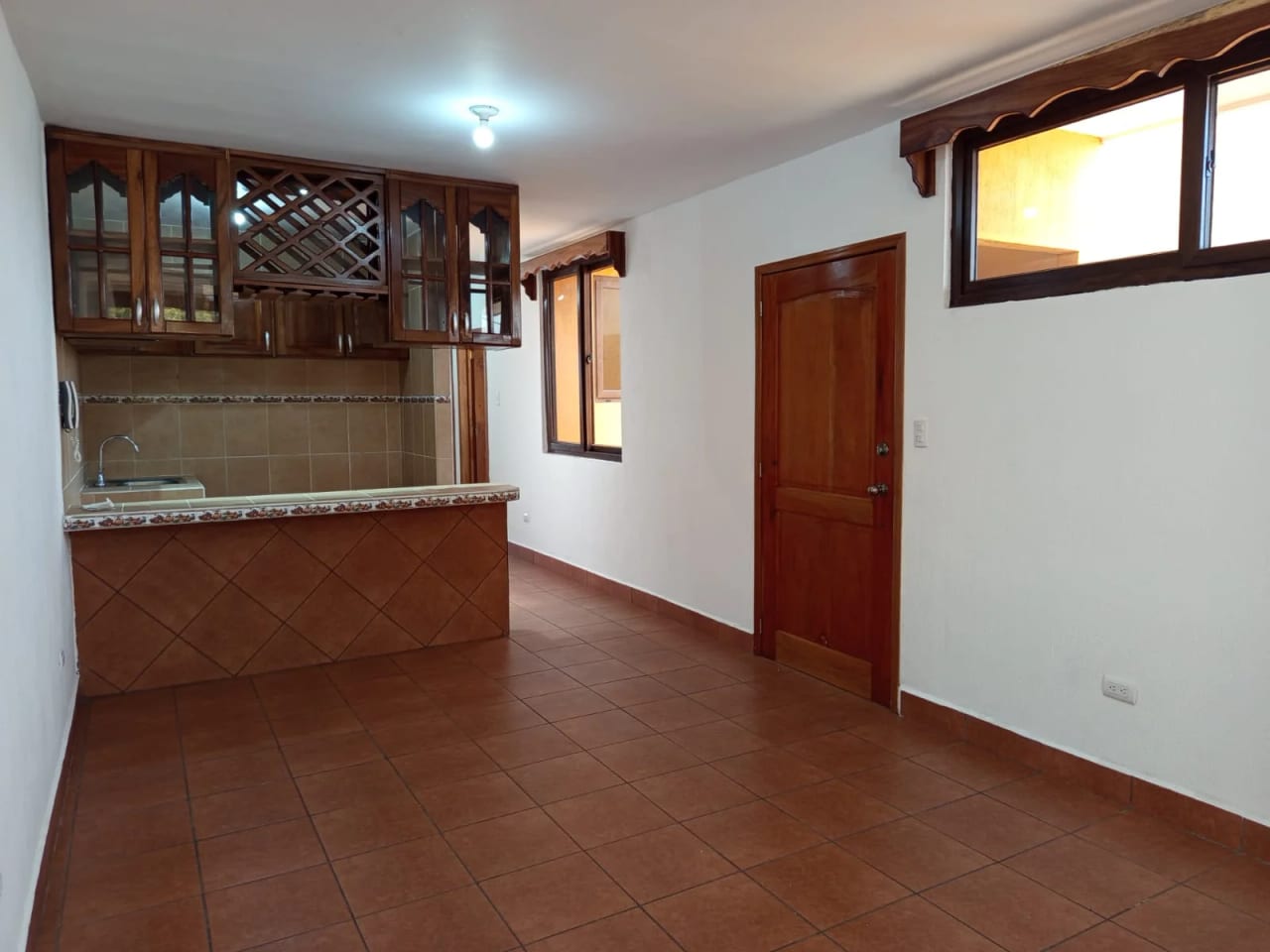 Se renta apartamento en zona 21 — Apartamento en Alquiler en Zona 21, Guatemala, Ciudad — foto 1 de 16