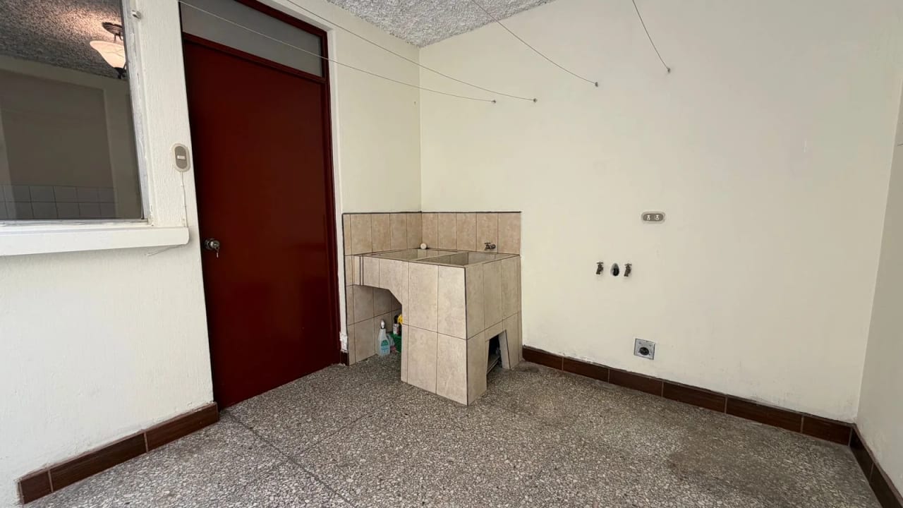 Apartamento en renta en Oakland II, zona 10, Guatemala — Apartamento en Alquiler en Oakland I, Zona 10, Guatemala, Ciudad — foto 9 de 11