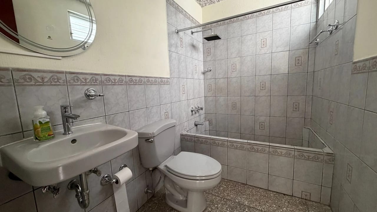 Apartamento en renta en Oakland II, zona 10, Guatemala — Apartamento en Alquiler en Oakland I, Zona 10, Guatemala, Ciudad — foto 10 de 11