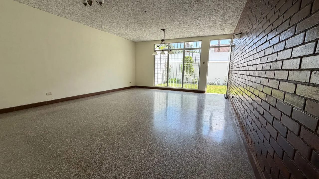Apartamento en renta en Oakland II, zona 10, Guatemala — Apartamento en Alquiler en Oakland I, Zona 10, Guatemala, Ciudad — foto 1 de 11