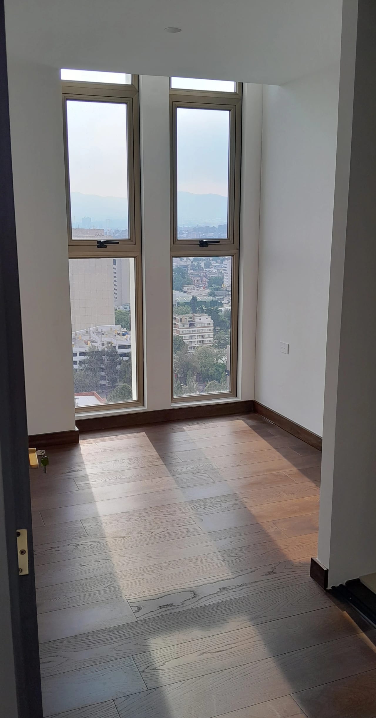 APARTAMENTO EN VENTA EDIFICIO ATARAH ZONA 10 — Apartamento en Venta en Atarah, Zona 10, Guatemala, Ciudad — foto 12 de 17