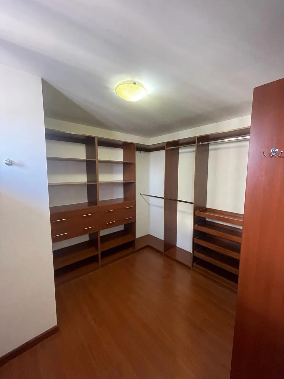 Apartamento en Renta en Botticelli, Zona 15 – 3 Dormitorios — Apartamento en Alquiler en Botticelli, Zona 15, Guatemala, Ciudad — foto 8 de 17