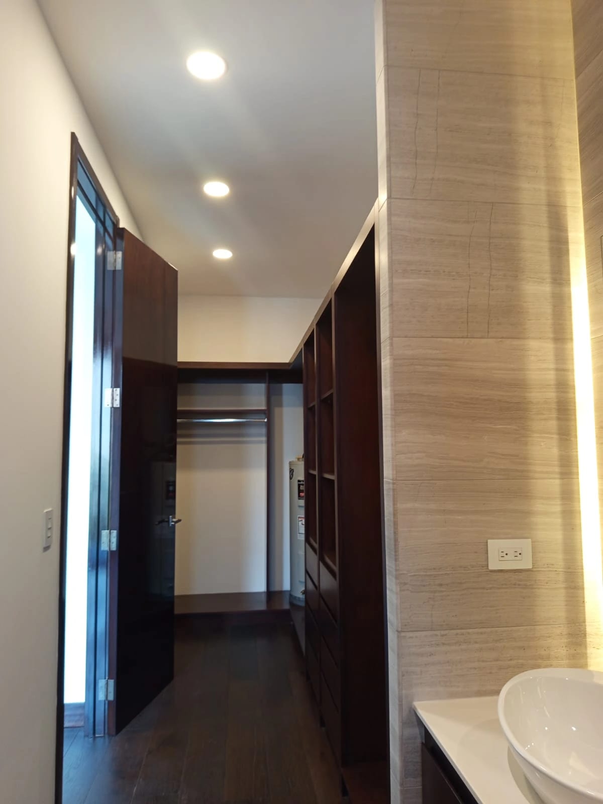Apartamento en Renta y Venta Zona 14 de 2 habitaciones — Apartamento en Alquiler en Zona 14, Guatemala, Ciudad — foto 10 de 17