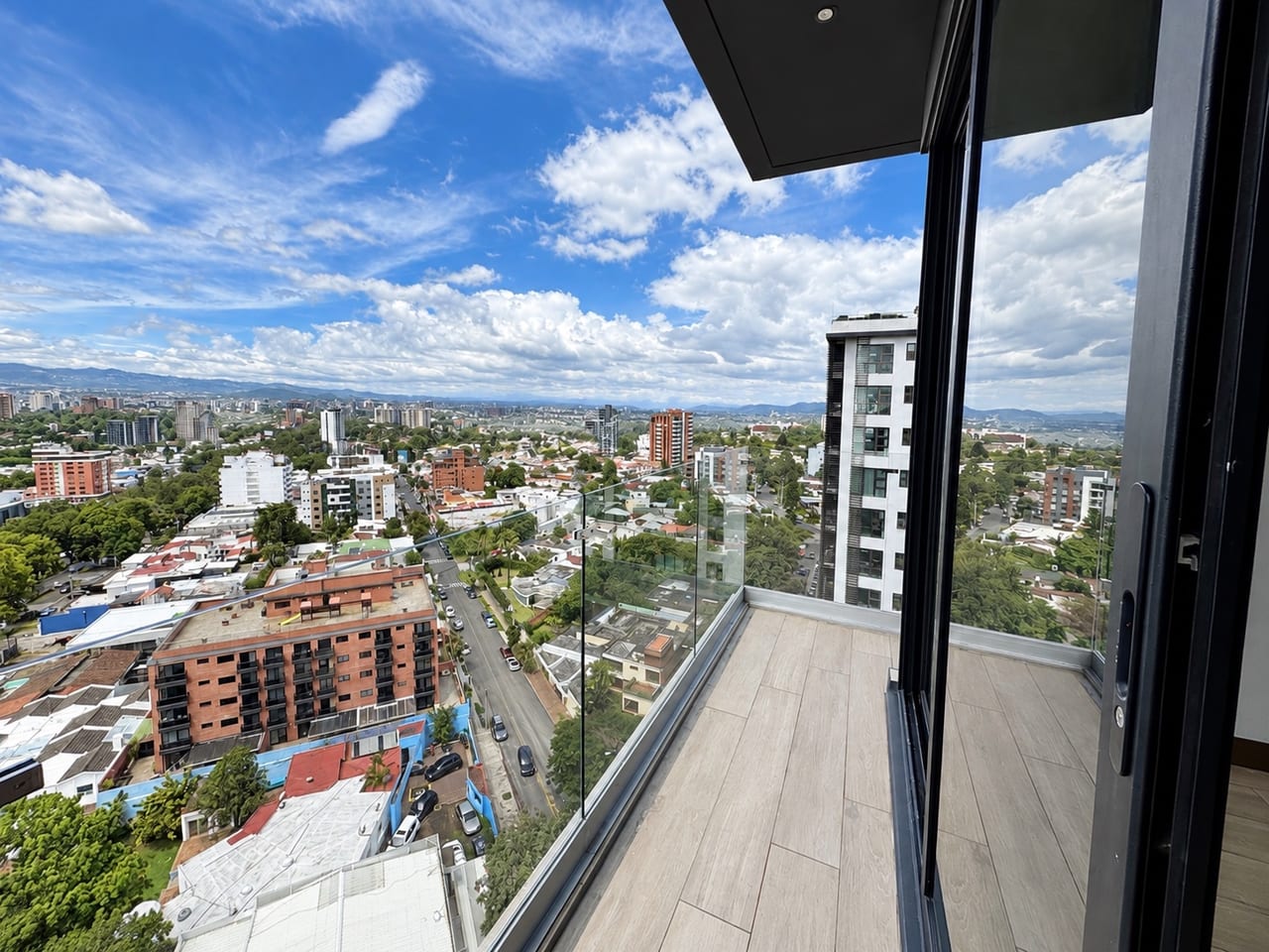 Apartamento en Renta | Hessen, Zona 15 (copia) — Apartamento en Venta en Hessen Apartamentos, Zona 15, Guatemala, Ciudad — foto 2 de 17