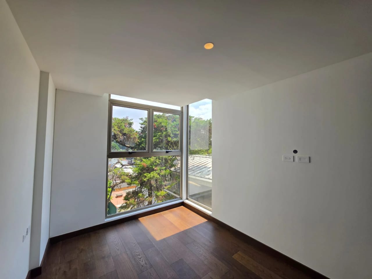 Apartamento para estrenar en alquiler, Edificio Atarah, zona 10 — Apartamento en Alquiler en Atarah, Zona 10, Guatemala, Ciudad — foto 3 de 9