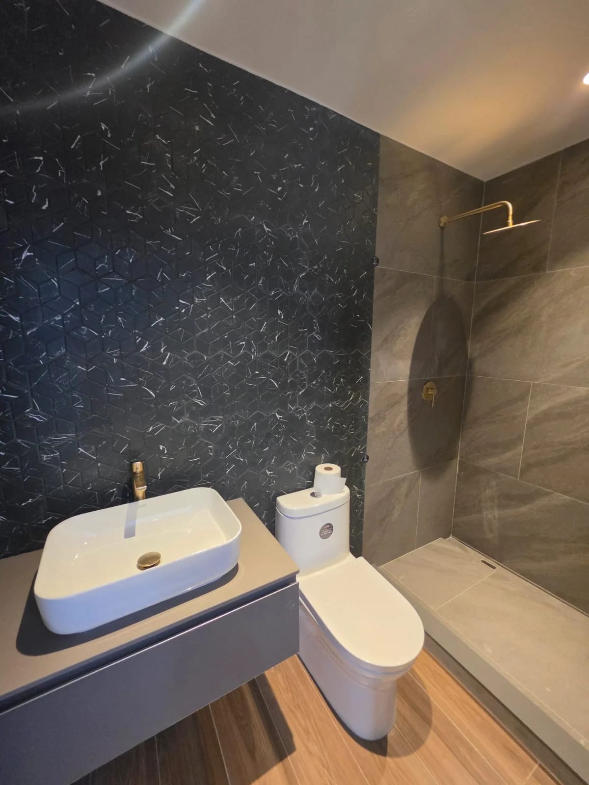 Apartamento para estrenar en alquiler, Edificio Atarah, zona 10 — Apartamento en Alquiler en Atarah, Zona 10, Guatemala, Ciudad — foto 5 de 9