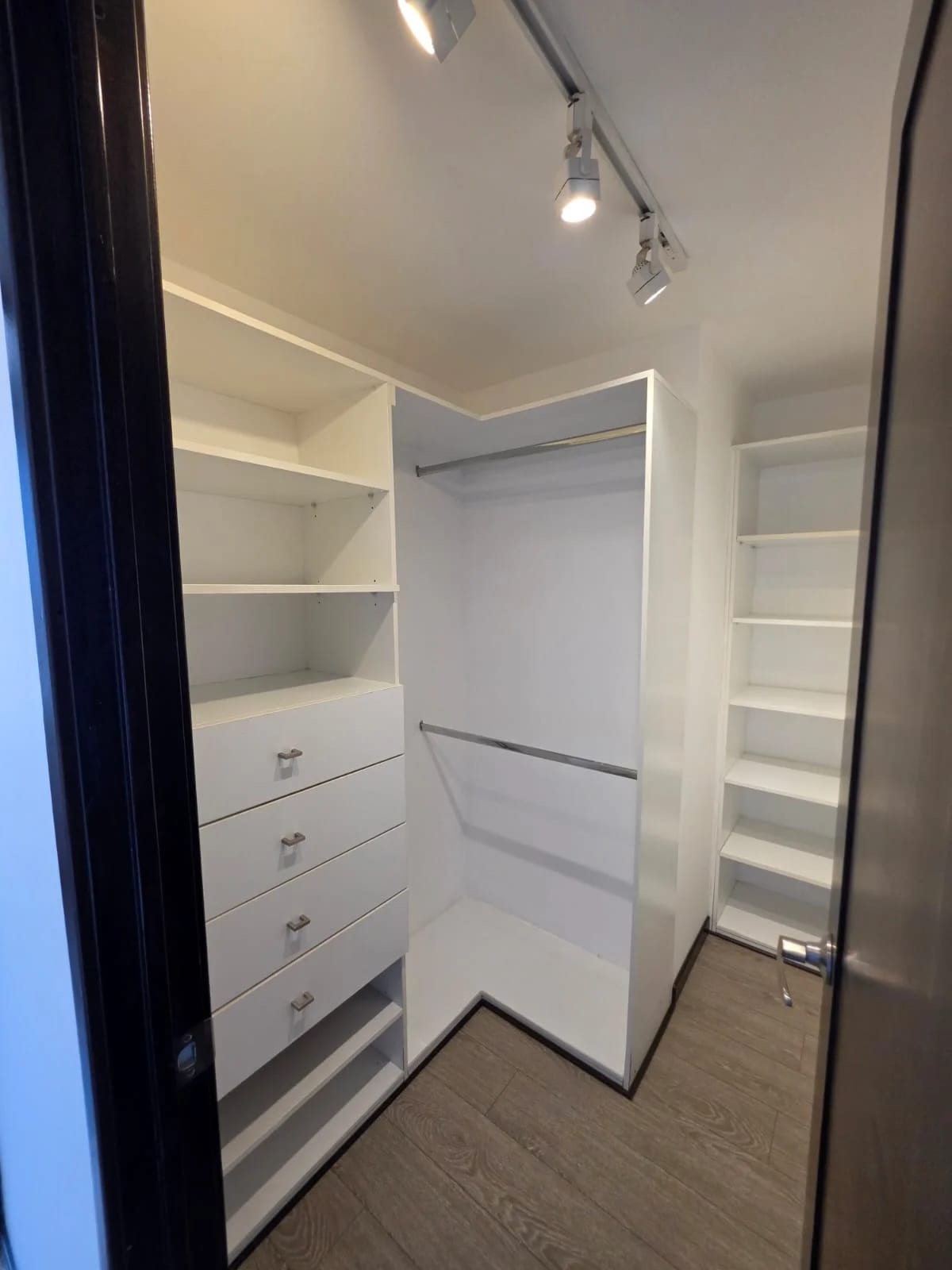 Apartamento en venta, Edificio Neo, zona 10 — Apartamento en Venta en Neo Apartamentos, Zona 10, Guatemala, Ciudad — foto 6 de 12