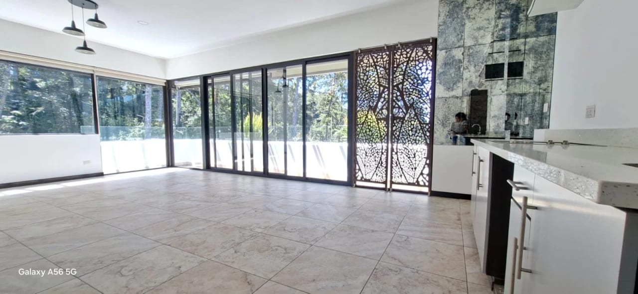 Apartamento en venta, en exclusivo Condominio de Cristo Rey, zona 16 — Apartamento en Venta en Zona 16, Guatemala, Ciudad — foto 1 de 7