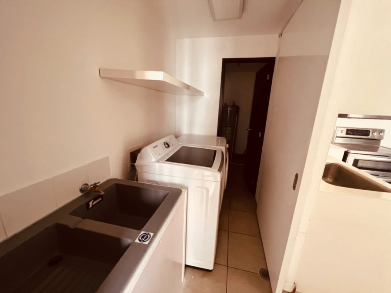 Apartamento en alquiler, Edificio Attica 2, zona 14 — Apartamento en Alquiler en Attica II, Zona 14, Guatemala, Ciudad — foto 14 de 15