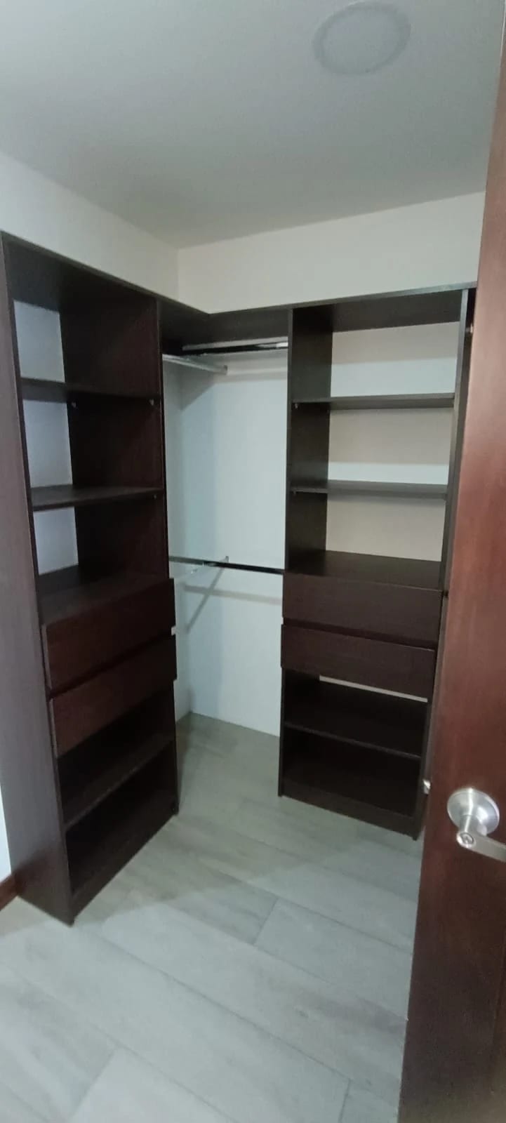 Apartamento en alquiler, Edificio Novus, zona 14 — Apartamento en Alquiler en Novus, Zona 14, Guatemala, Ciudad — foto 6 de 10