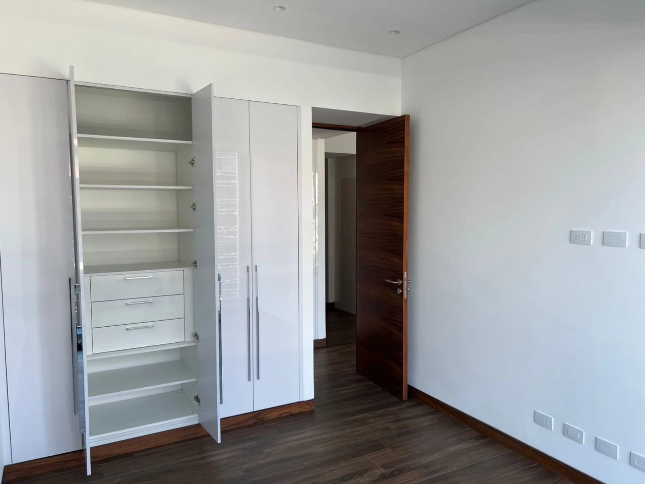 Apartamento en Alquiler – Edificio Avia, Zona 10 — Apartamento en Alquiler en Avia, Zona 10, Guatemala, Ciudad — foto 5 de 15
