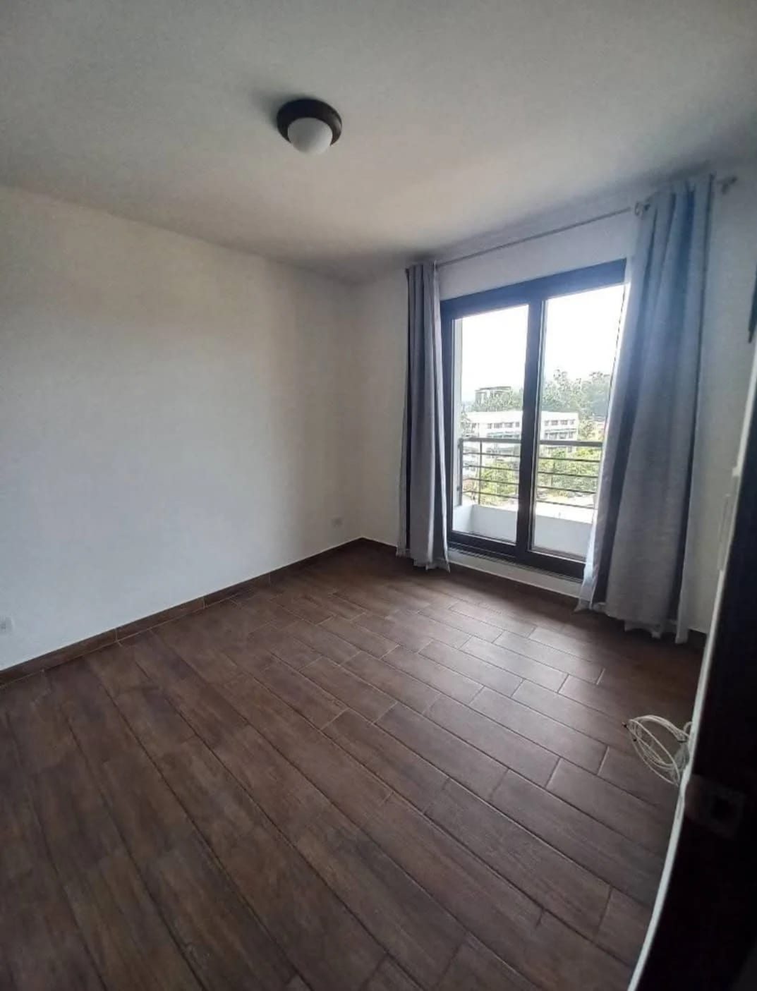 Apartamento en Alquiler – Edificio Balmes 47, Zona 11 — Apartamento en Alquiler en Balmes 47, Zona 11, Guatemala, Ciudad — foto 4 de 13