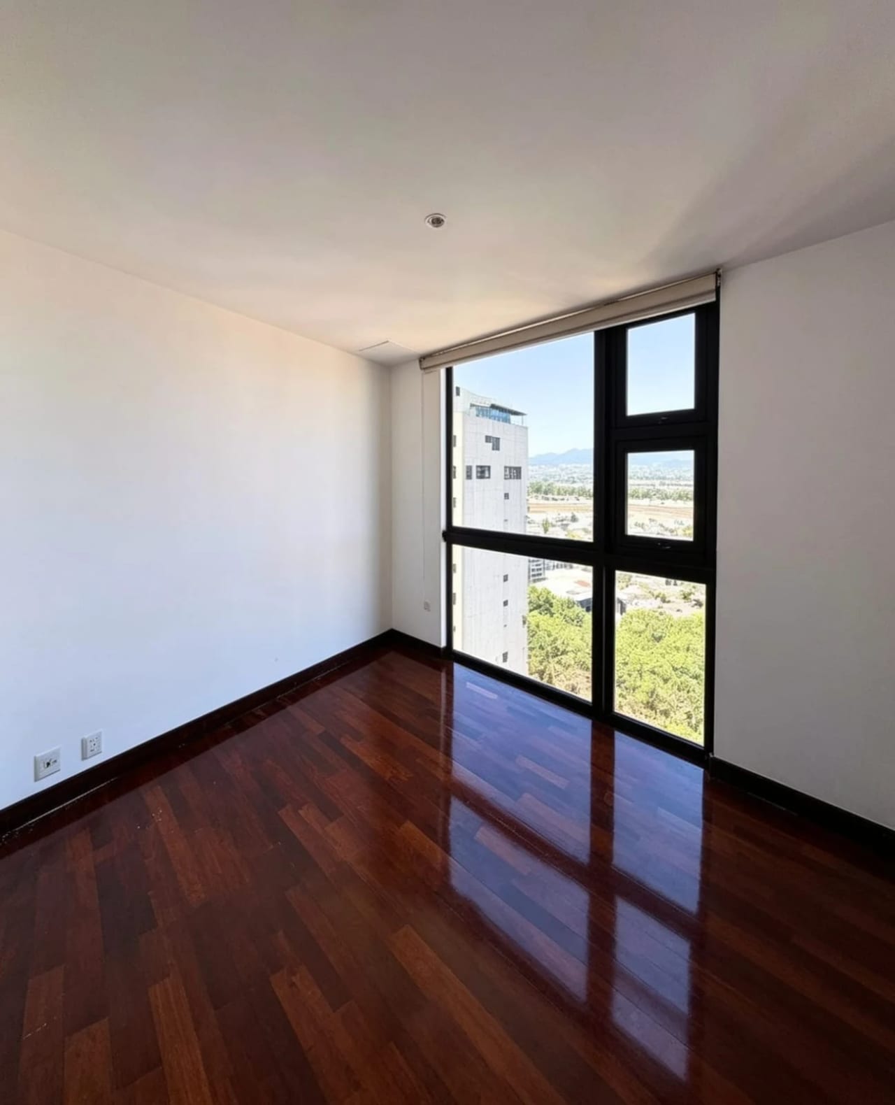 Apartamento en Alquiler – Edificio Lantana, Zona 14 — Apartamento en Alquiler en Lantana, Zona 14, Guatemala, Ciudad — foto 1 de 4