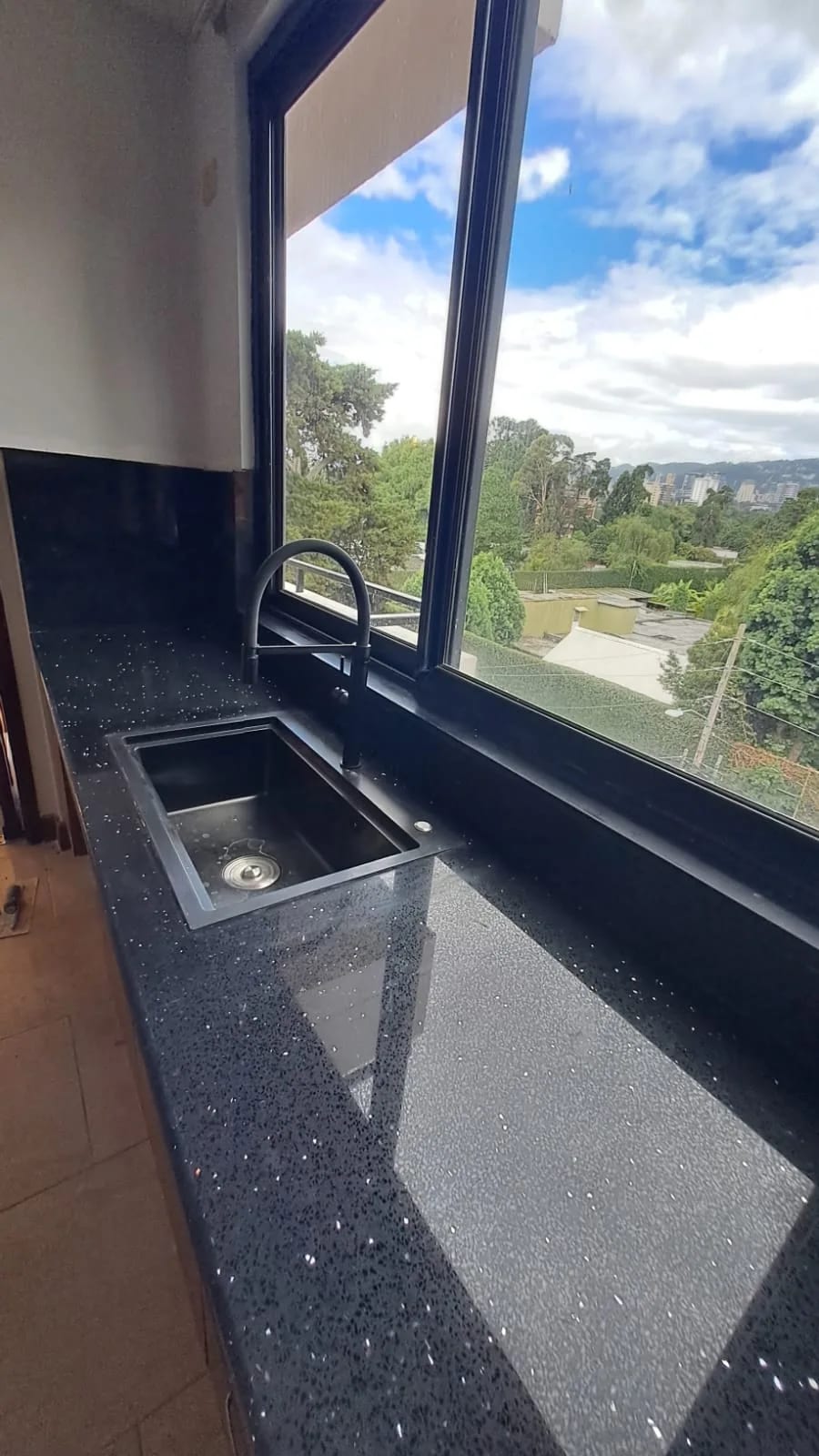 Amplio Apartamento en Alquiler – Oakland, Zona 10 — Apartamento en Alquiler en Zona 10, Guatemala, Ciudad — foto 4 de 15