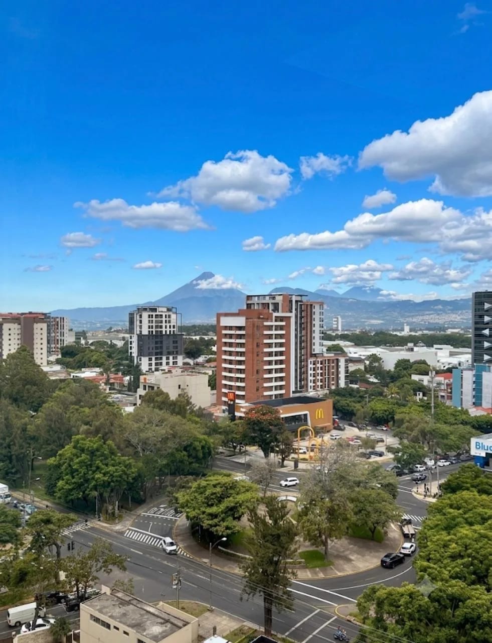 Apartamento en alquiler – Edificio San Ángel, Zona 14 — Apartamento en Alquiler en San Ángel, Zona 14, Guatemala, Ciudad — foto 3 de 6
