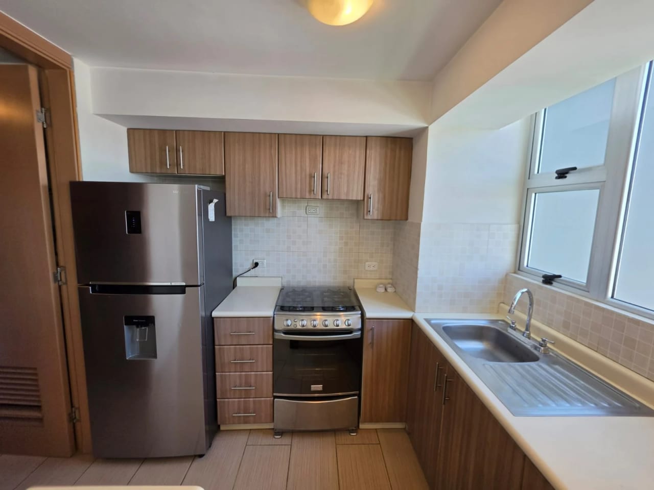 Apartamento en alquiler, Condado La Villa, zona 14 — Apartamento en Alquiler en Condado La Villa, Zona 14, Guatemala, Ciudad — foto 1 de 11