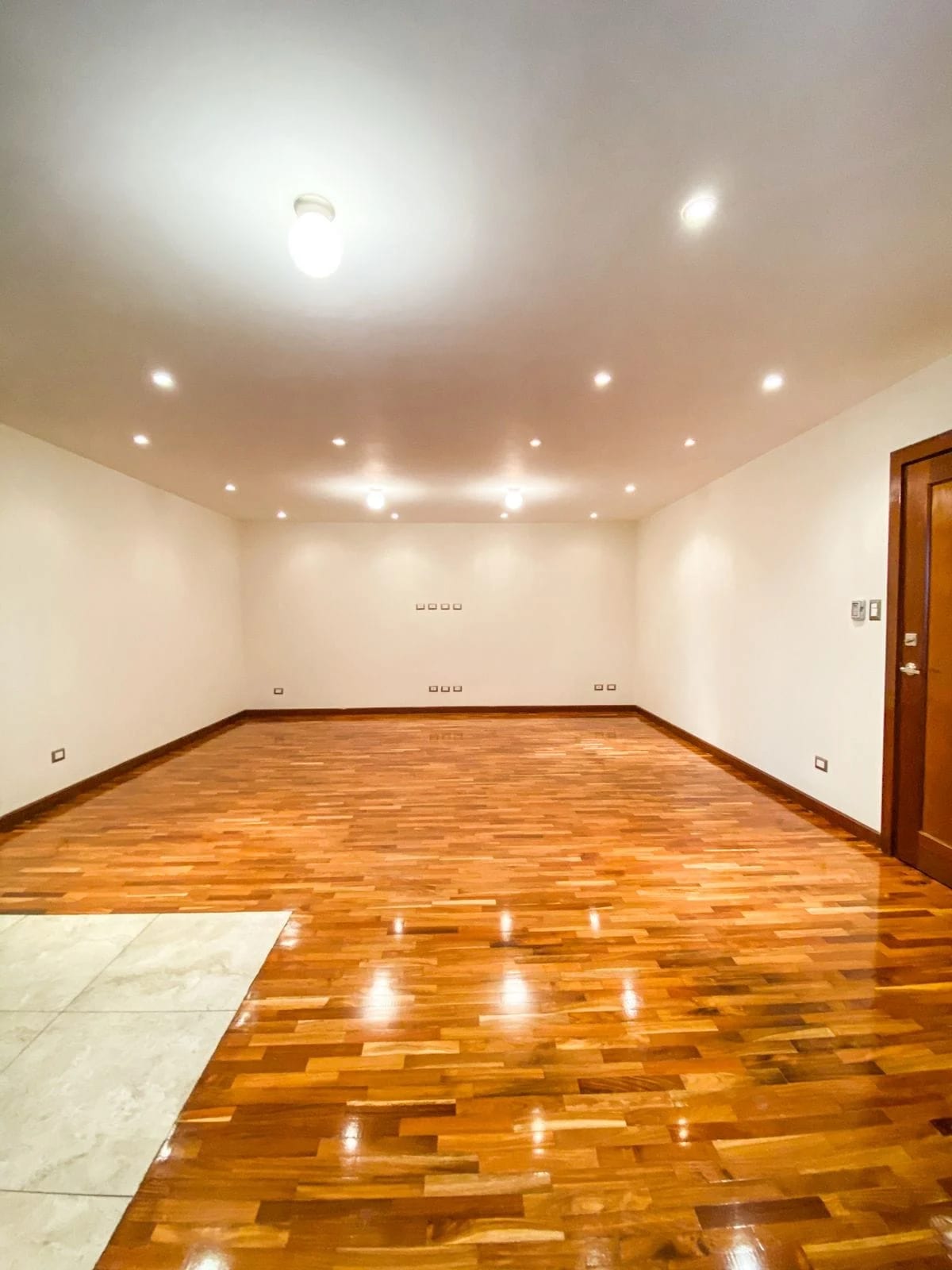 Apartamento en alquiler, Edificio Casa Alhambra, zona 15, VH1 — Apartamento en Alquiler en Casa Alhambra, Zona 15, Guatemala, Ciudad — foto 3 de 7