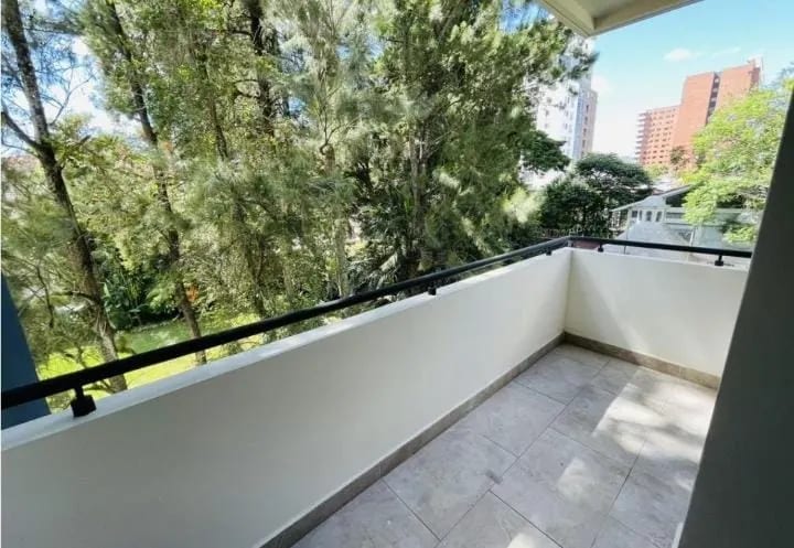 Apartamento en alquiler, Edificio Cobella, zona 14 — Apartamento en Alquiler en Cobella, Zona 14, Guatemala, Ciudad — foto 1 de 13