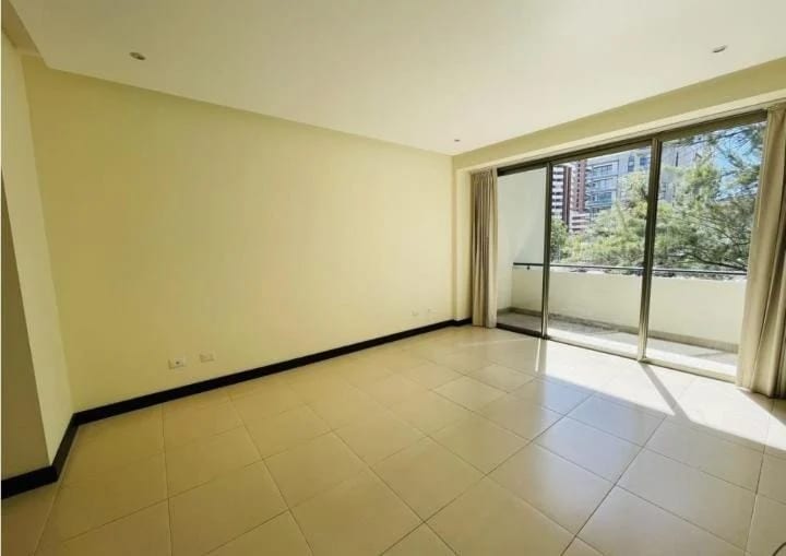 Apartamento en alquiler, Edificio Cobella, zona 14 — Apartamento en Alquiler en Cobella, Zona 14, Guatemala, Ciudad — foto 11 de 13