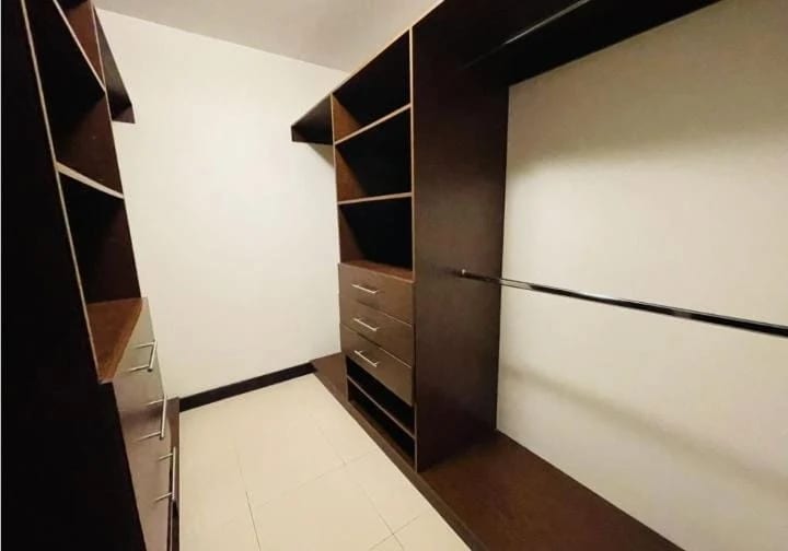 Apartamento en alquiler, Edificio Cobella, zona 14 — Apartamento en Alquiler en Cobella, Zona 14, Guatemala, Ciudad — foto 12 de 13