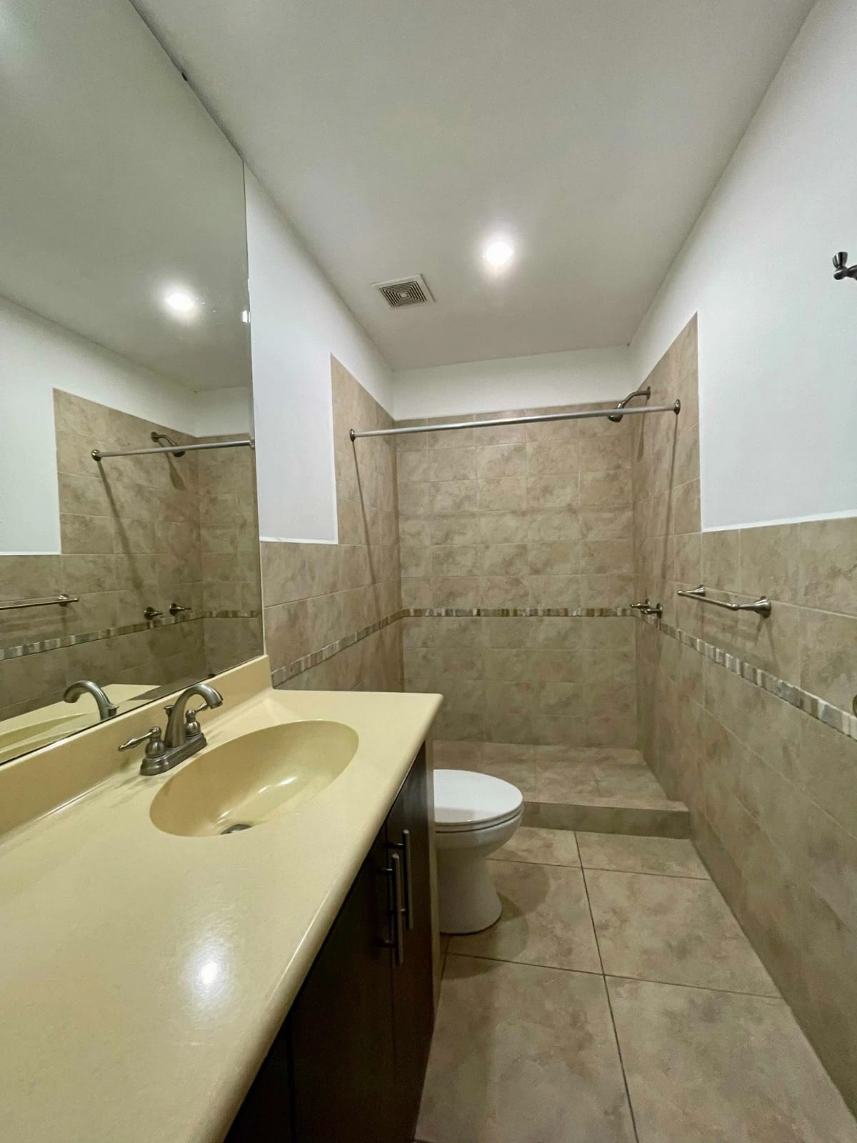 Apartamento en alquiler, Edificio Vivaldi, zona 14 — Apartamento en Venta en Vivaldi, Zona 14, Guatemala, Ciudad — foto 9 de 9