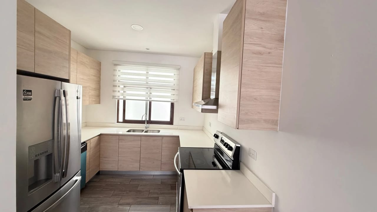 Penthouse en venta, Lirios de Cayalá 1, zona 16 — Apartamento en Venta en Lirios de Cayalá I, Zona 16, Guatemala, Ciudad — foto 2 de 16