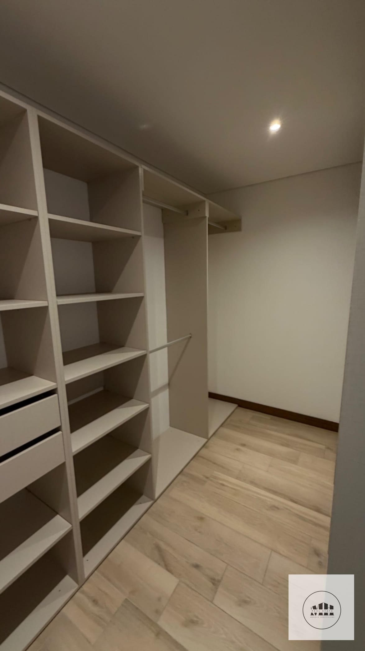 Bellísimo y moderno apartamento en zona 10 — Apartamento en Alquiler en Zona 10, Guatemala, Ciudad — foto 6 de 17