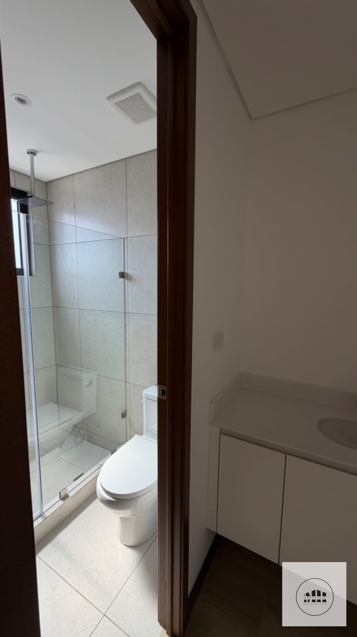 Bellísimo y moderno apartamento en zona 10 — Apartamento en Alquiler en Zona 10, Guatemala, Ciudad — foto 9 de 17
