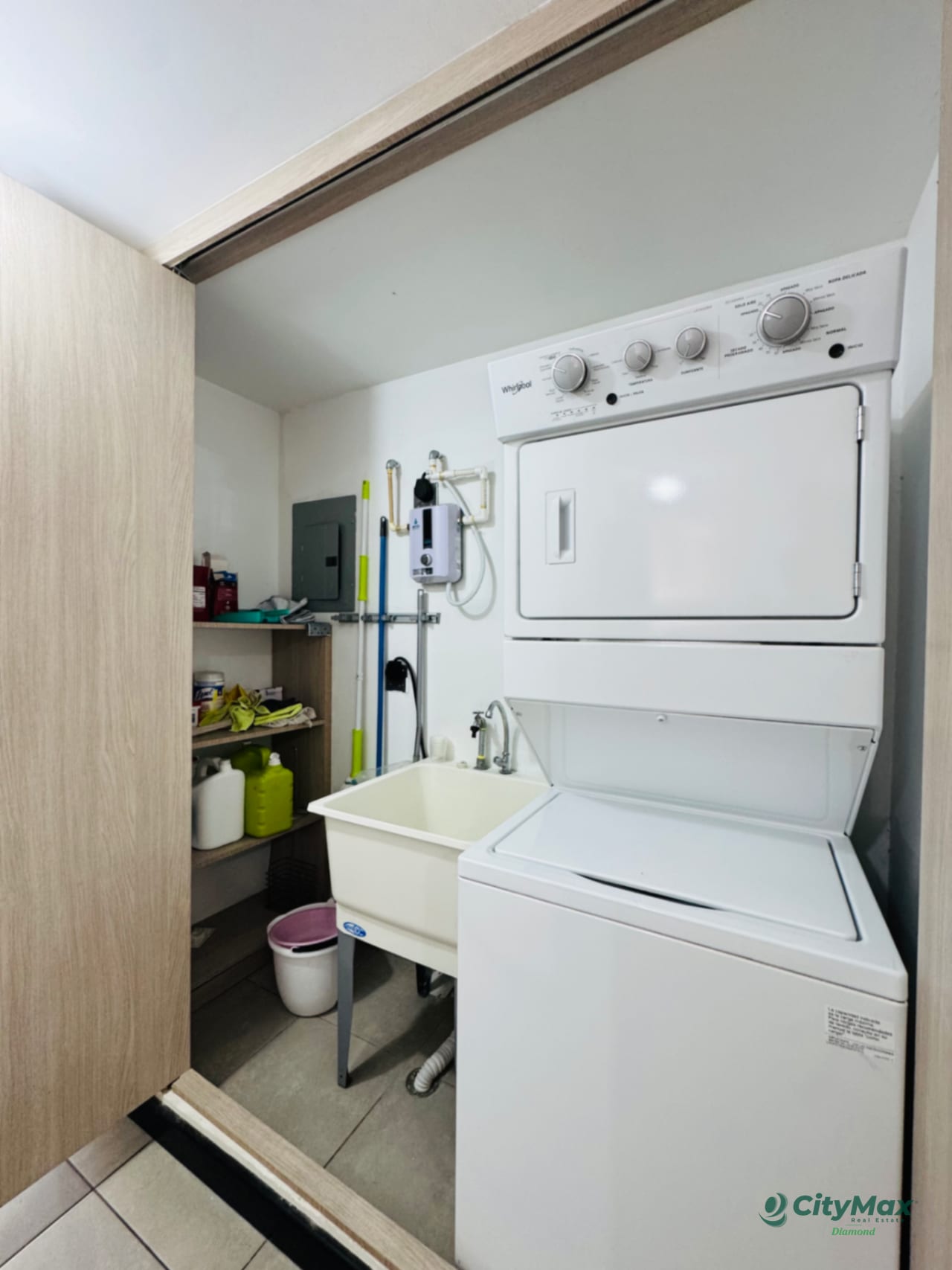 Apartamento amueblado en renta zona 16 — Apartamento en Alquiler en Hexa Cañada 16, Zona 16, Guatemala, Ciudad — foto 6 de 17