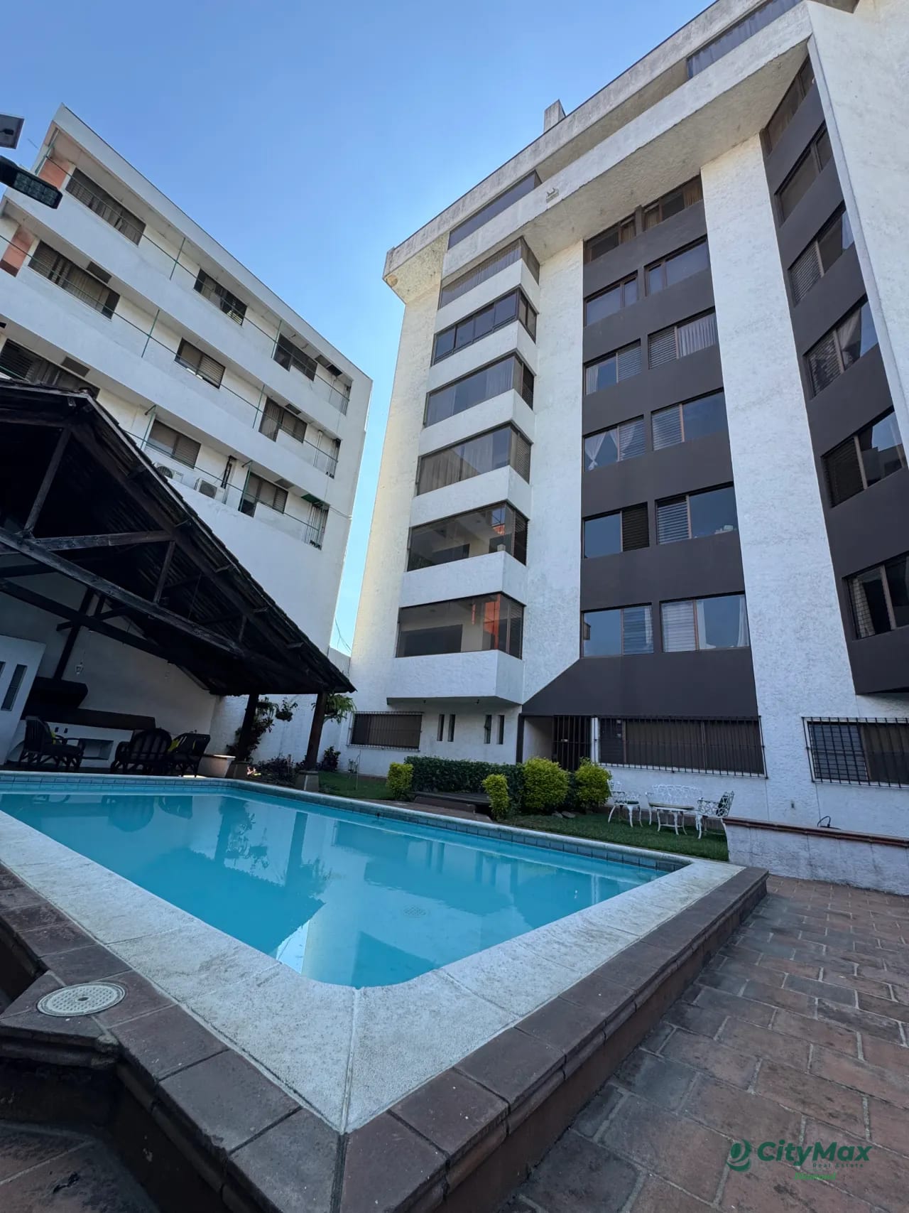 Apartamento en Venta Zona 10 — Apartamento en Venta en Santa Clara Las Cañas, Zona 10, Guatemala, Ciudad — foto 1 de 12